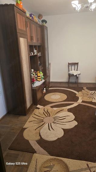 Apartament cu 2 camere nedecomandat în Horia