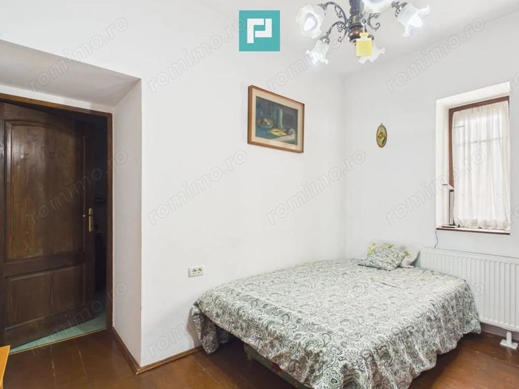 Casă cu Teren 1439 Mp în Bobda