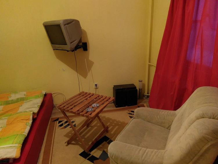 Garsonieră decomandată în Uiești