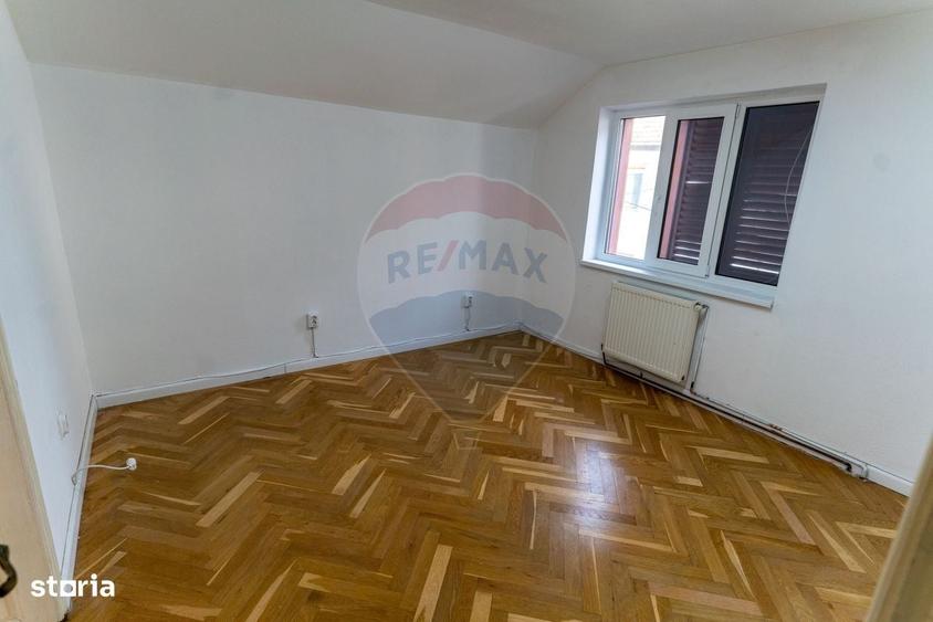 Casă cu 4 camere cu Teren 404 Mp în Centru Vechi