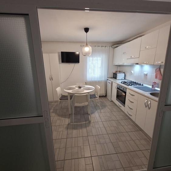 Apartament cu 2 camere semidecomandat în Exterior Vest