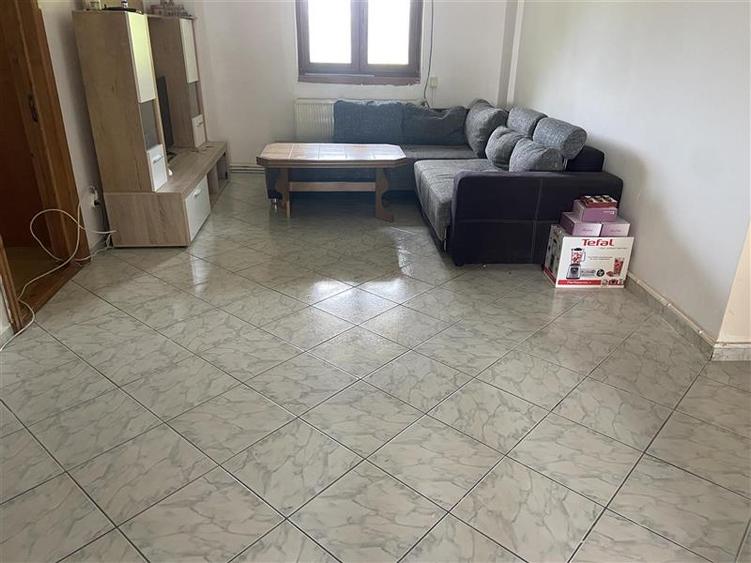 Apartament cu 4 camere decomandat, mobilat în Ultracentral