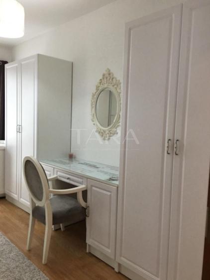Apartament cu 4 camere decomandat în Bună Ziua