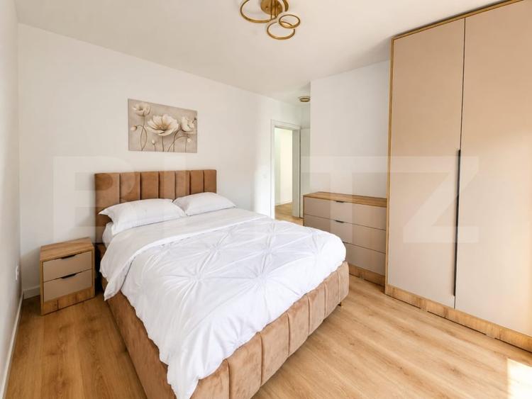 Apartament cu 3 camere semidecomandat, mobilat în Calea Moldovei