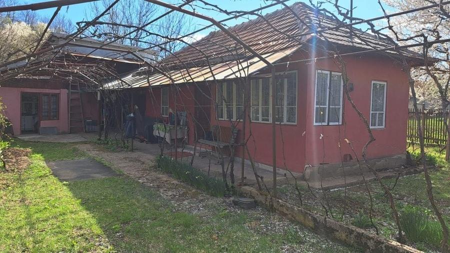 Casă cu 2 camere în Ghelmegioaia
