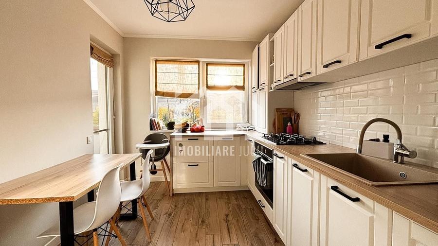 Apartament cu 3 camere semidecomandat, mobilat în Apahida