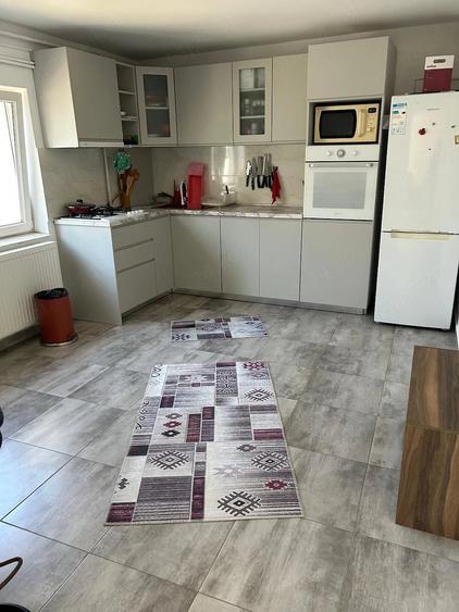 Casă cu 6 camere cu Teren 750 Mp în Agigea