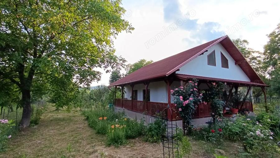 Casă cu 3 camere cu Teren 1544 Mp în Brebu