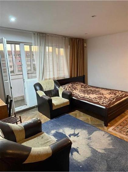 Apartament cu 2 camere semidecomandat, mobilat în Girocului