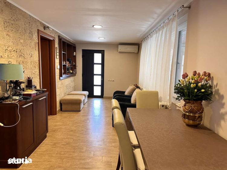 Casă cu 10 camere cu Teren 600 Mp în Eforie