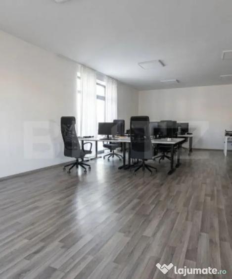 Spațiu comercial, de 332 mp, în Horea