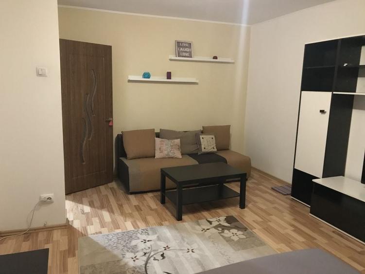 Garsonieră decomandată în Vitan