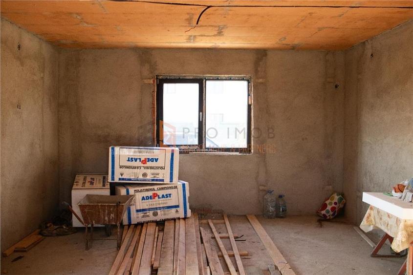 Casă individuală cu 5 camere cu Teren 480 Mp în Potoceni