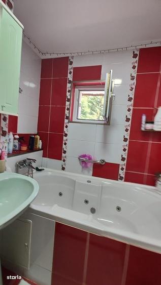 Apartament cu 3 camere decomandat în Decebal