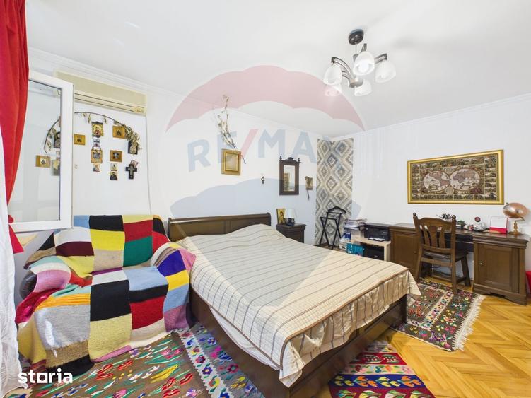 Apartament cu 4 camere de vanzare, Centrala proprie, 13 Septembrie - 7
