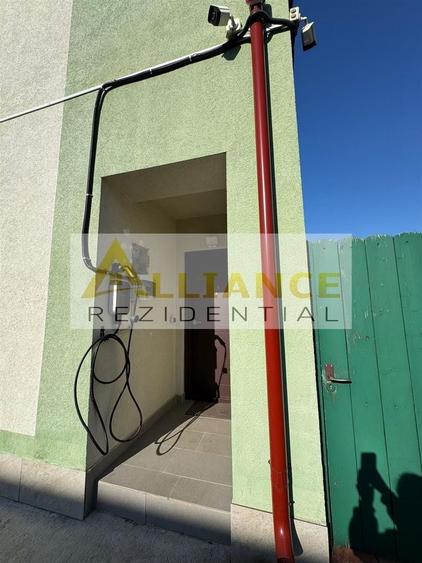 Duplex cu 4 camere decomandat cu Canalizare în Periferie