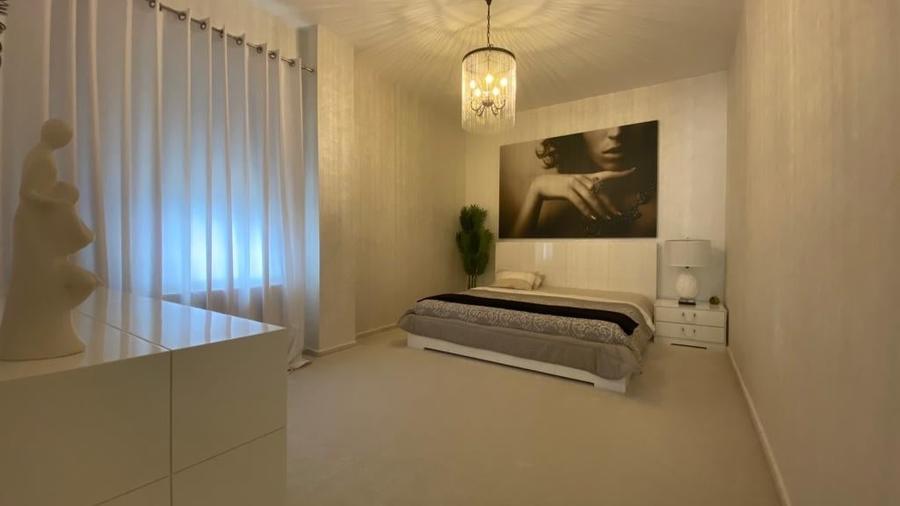 Casă individuală cu 5 camere cu Canalizare în Bascov