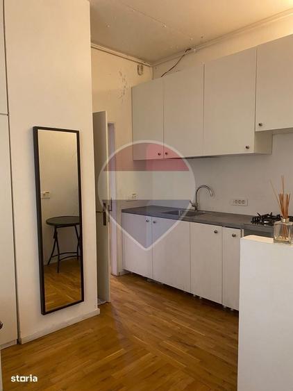 Apartament cu 4 camere decomandat în Dacia
