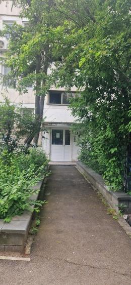 Apartament cu 2 camere decomandat în Drumul Taberei