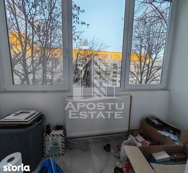 Apartament cu 3 camere semidecomandat în Dacia