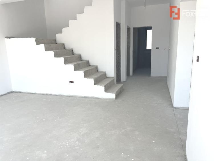 Duplex cu 4 camere cu Canalizare în Urseni