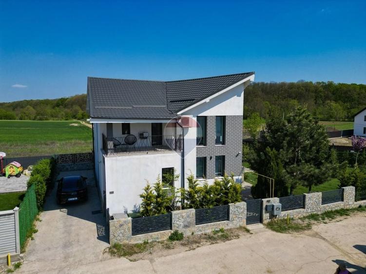 Casă individuală cu 5 camere cu Teren 535 Mp în Snagov