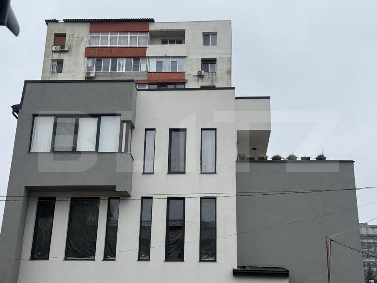 Birou, de 197 mp, în Micro 6