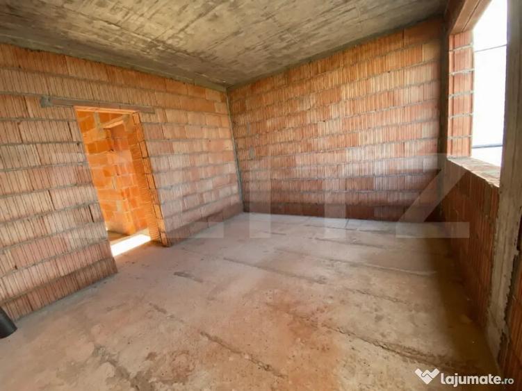Casă cu 3 camere cu Teren 250 Mp în Moșnița Veche