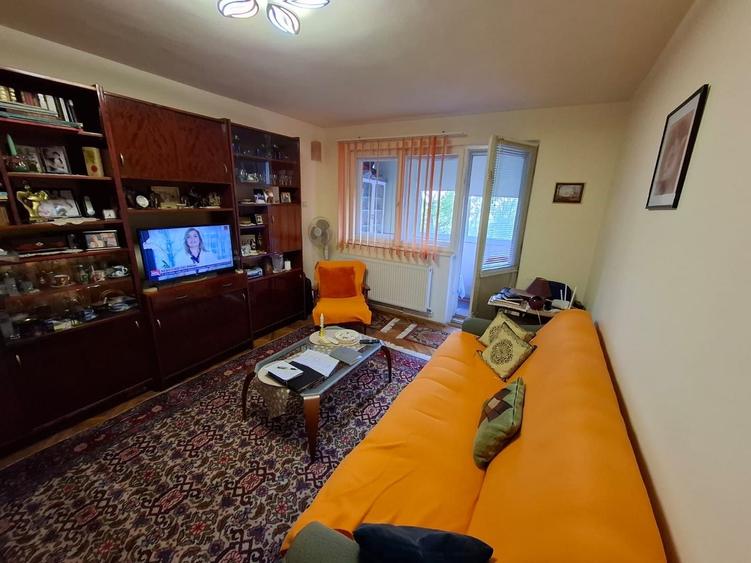 Apartament cu 3 camere decomandat, mobilat în Tomis Nord