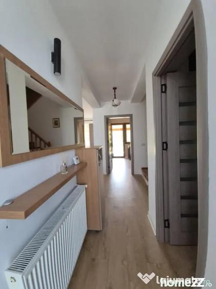 Casă cu 4 camere cu Teren 510 Mp în Păulești