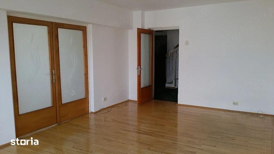 Apartament cu 4 camere în Centrul Civic