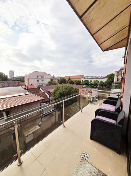 Apartament cu 2 camere decomandat în Badea Cârțan