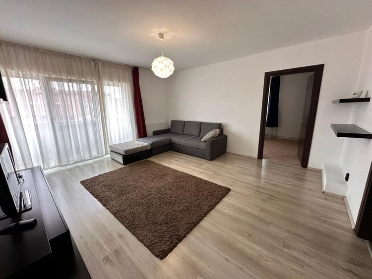 Apartament cu 2 camere semidecomandat, mobilat în Florești — fotografia 1