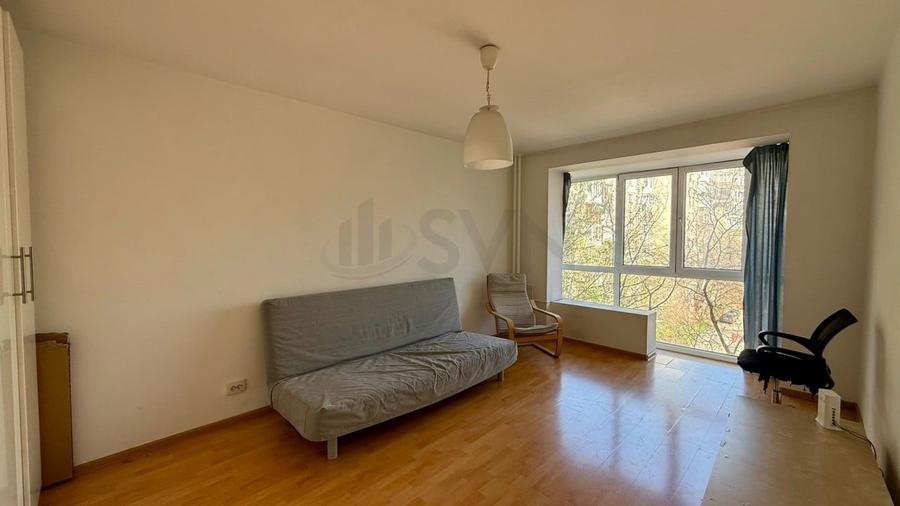 Apartament cu 3 camere decomandat, mobilat în Tineretului