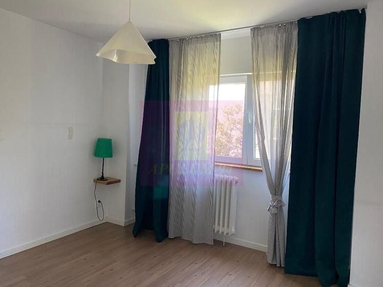 Apartament cu 4 camere semidecomandat, mobilat în Lujerului