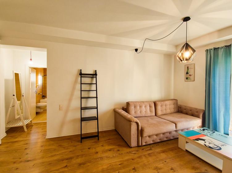 Apartament cu 2 camere semidecomandat, mobilat în Ștefăneștii de Jos