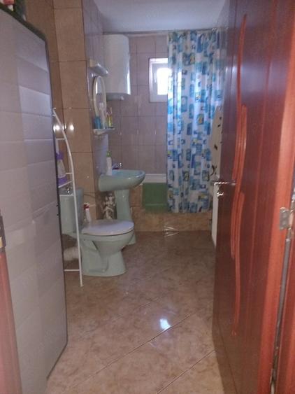 Apartament cu 4 camere semidecomandat în Central