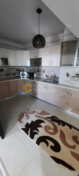 Apartament cu 3 camere decomandat, mobilat în Valea Lupului