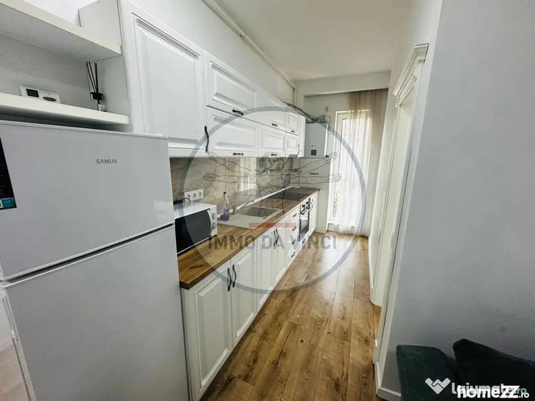 Apartament cu 3 camere semidecomandat în Mărăști
