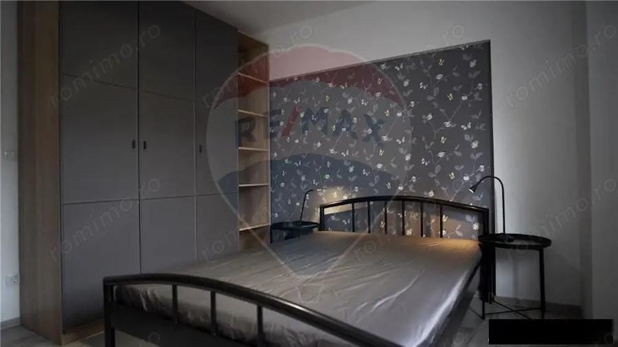 Apartament cu 3 camere decomandat, mobilat în Palat