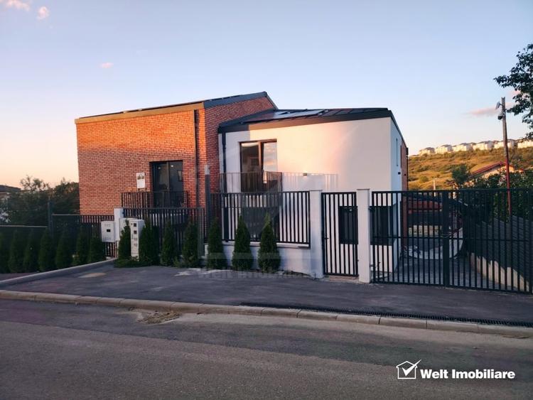 Duplex cu 5 camere cu Canalizare în Dezmir