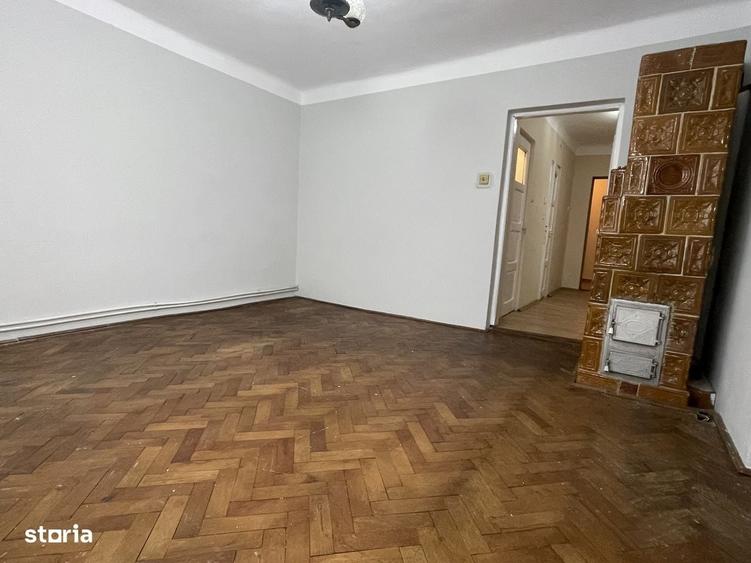 Casă cu 4 camere în Humulești
