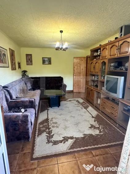 Apartament cu 4 camere decomandat în Central