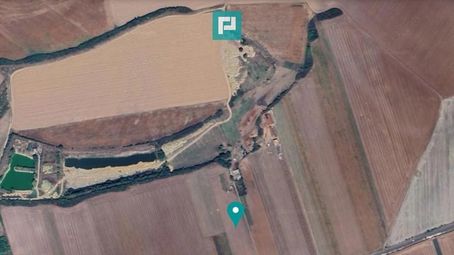 Teren de 10000 mp, în Zădăreni