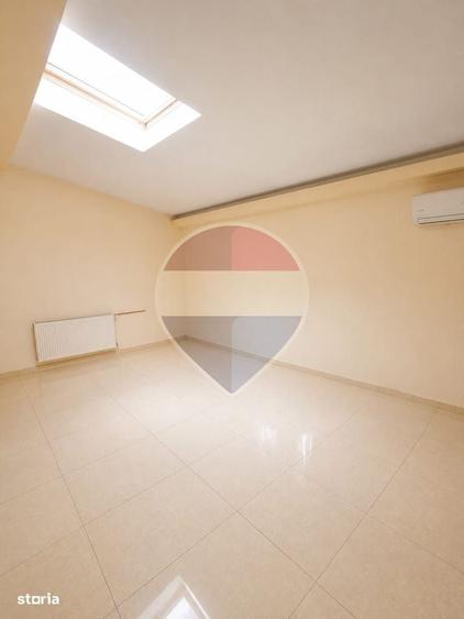 Casă cu 4 camere cu Teren 750 Mp în Fundeni