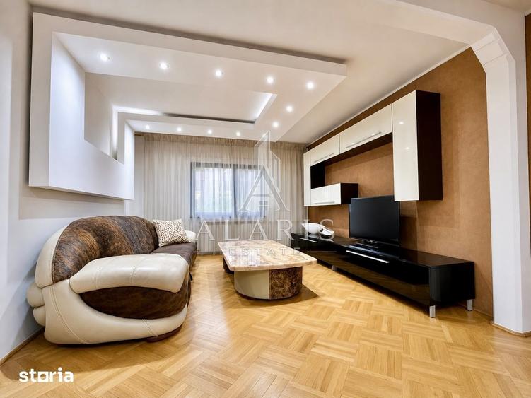 Casă cu 6 camere cu Teren 1063 Mp în Est