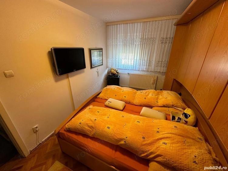 Apartament cu 4 camere decomandat în P-ța Unirii