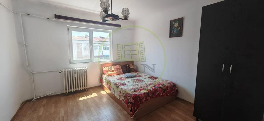 Apartament cu 4 camere decomandat în 1 Mai