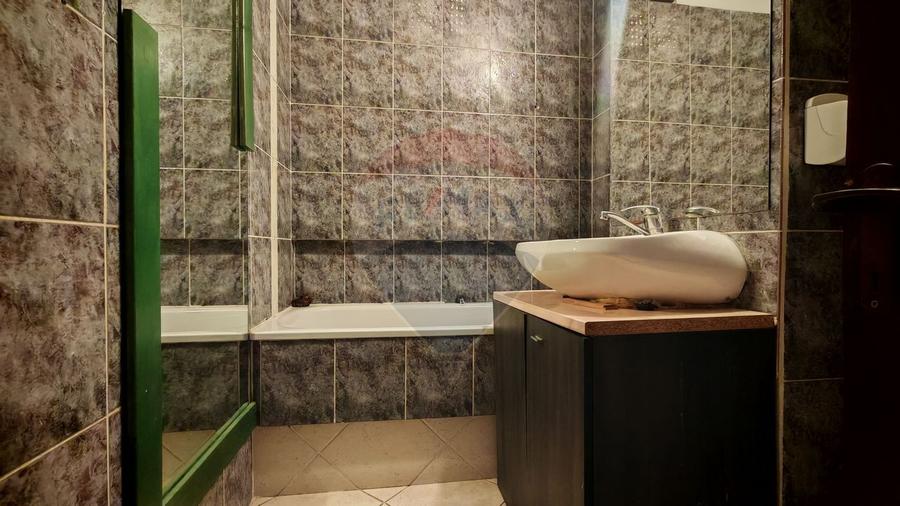 Apartament cu 5 camere decomandat în Aviației
