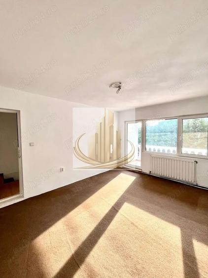 Duplex cu 5 camere cu Canalizare în Lipovei